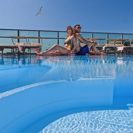 Hotel Universal Католика Екстериор снимка