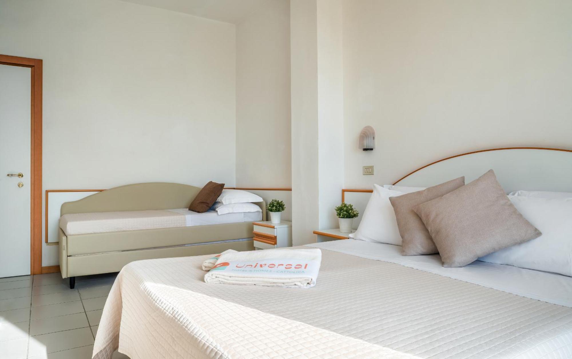 Hotel Universal Католика Екстериор снимка