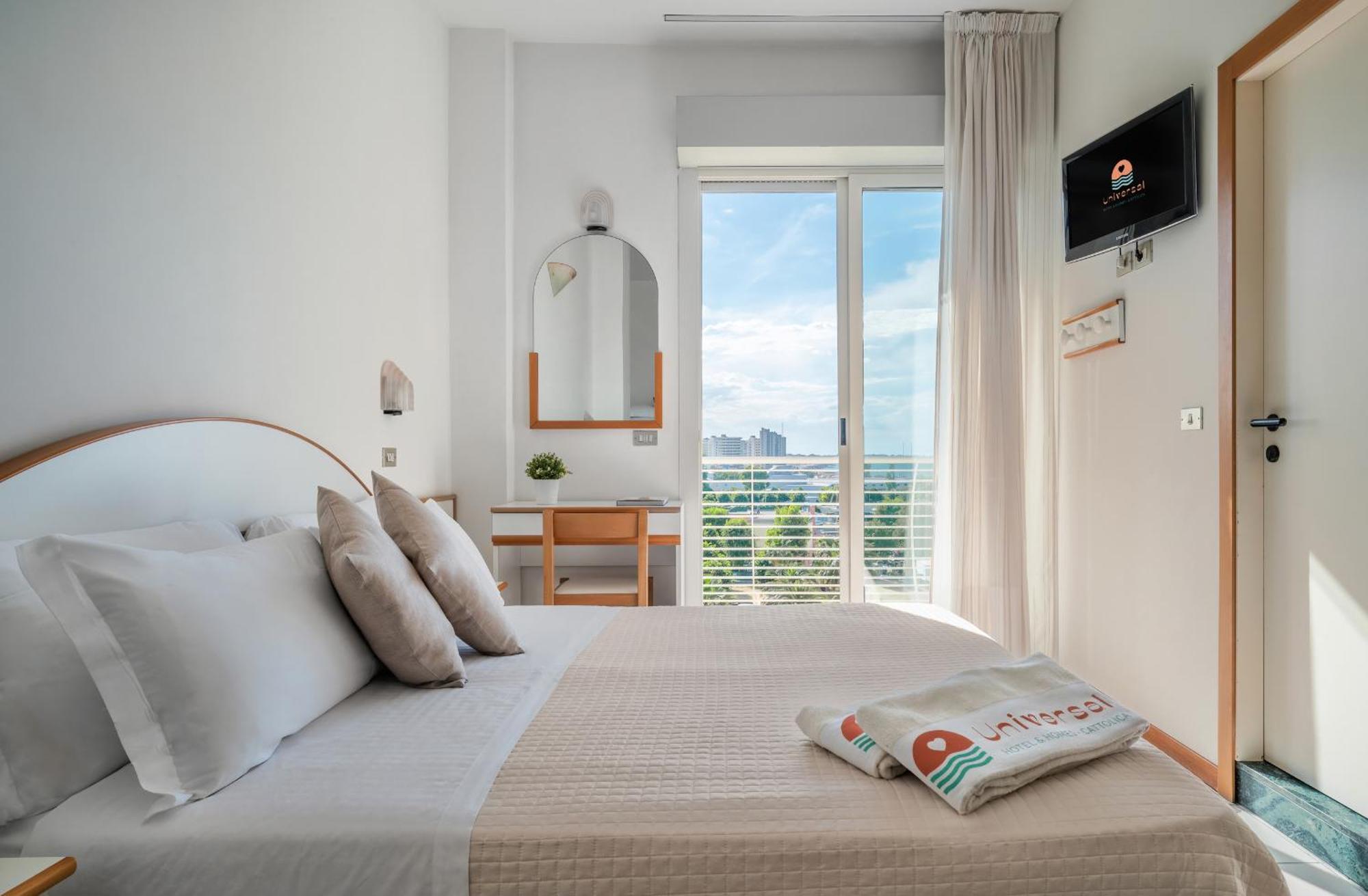 Hotel Universal Католика Екстериор снимка